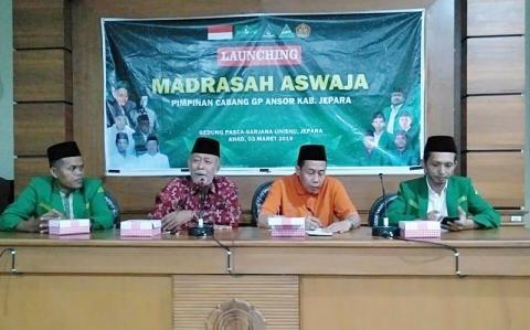 Peserta mengikuti agenda kaderisasi PCNU Pengurus Cabang Kabupaten Lembata